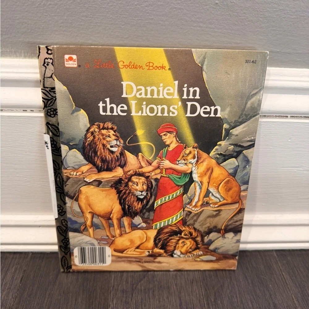 VINTAGE 1987 Little Golden Book: Daniel in the Lions' Den Hardcover Book Kids